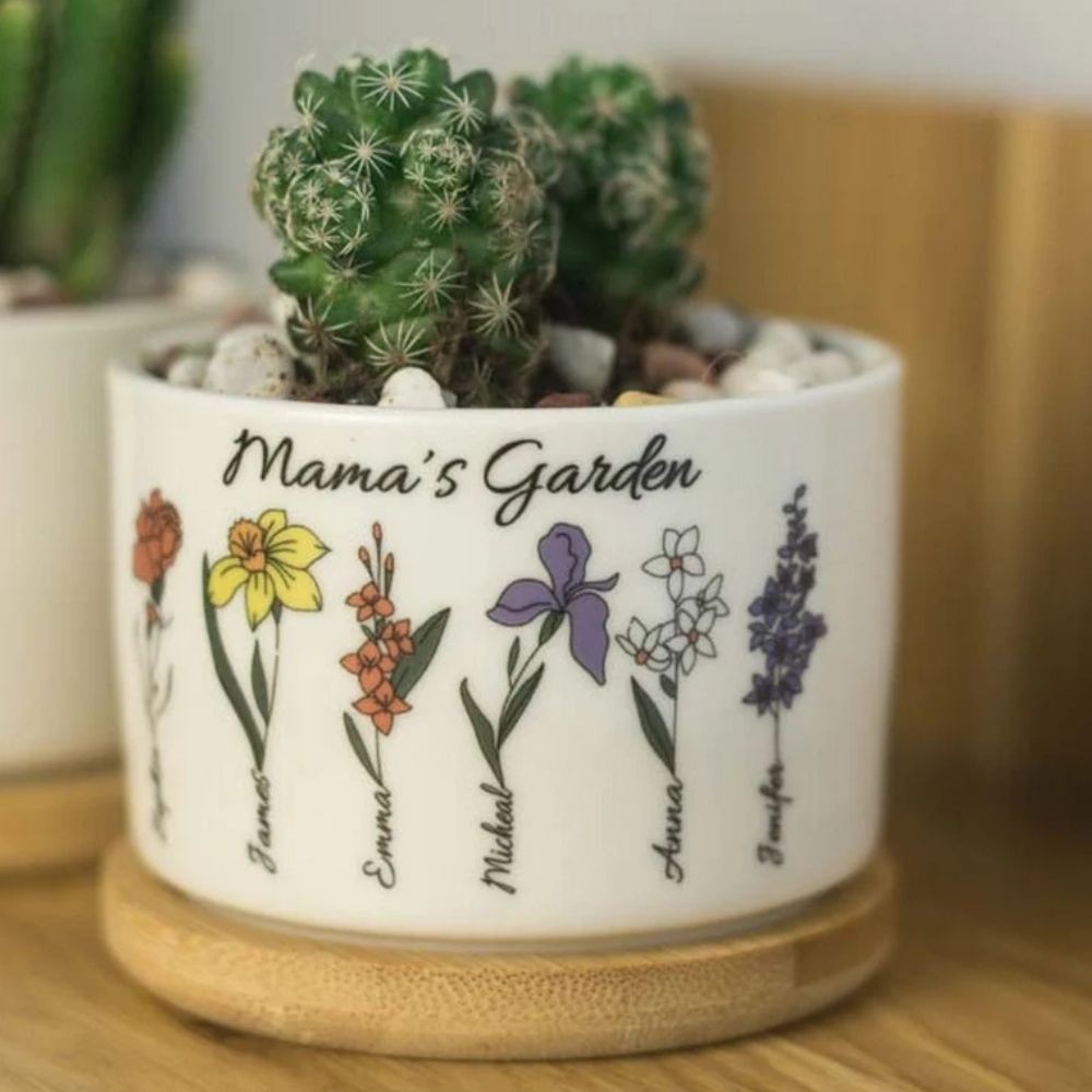 Personalized Birth Month Flower Pots with Grandkids Names, Mothers Day Gift for grandma,Gigi, Grammy, Mom, Nana