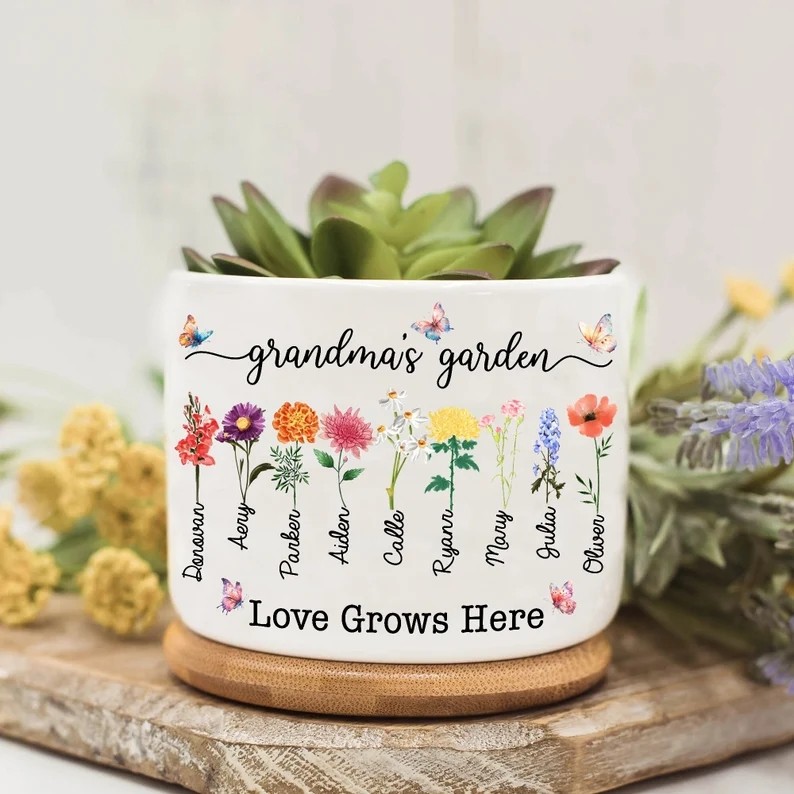 Personalized Birth Month Flower Pots with Grandkids Names, Mothers Day Gift for Mum,Gigi, Grammy, Mom, Nana