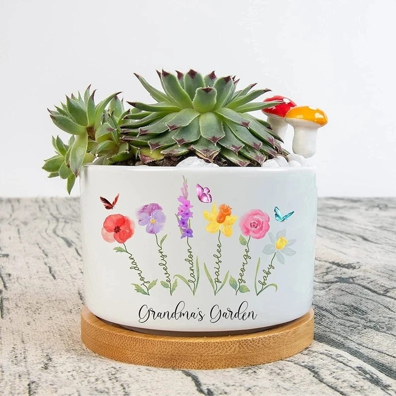 Personalized Birth Month Flower Pots with Grandkids Names, Mothers Day Gift for Mum,Gigi, Grammy, Mom, Nana