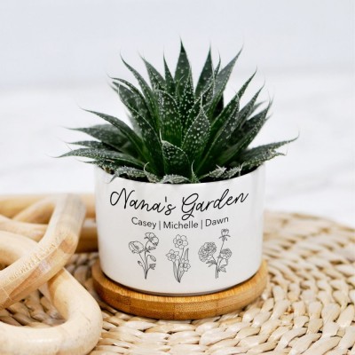 Personalized Birth Month Flower Pots with Grandkids Names, Mothers Day Gift for Mum,Gigi, Grammy, Mom, Nana